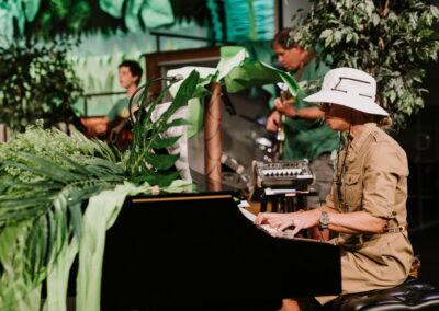 VBS piano player